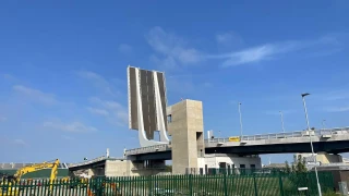 Lowestoft Gull Wing Bridge - image 12